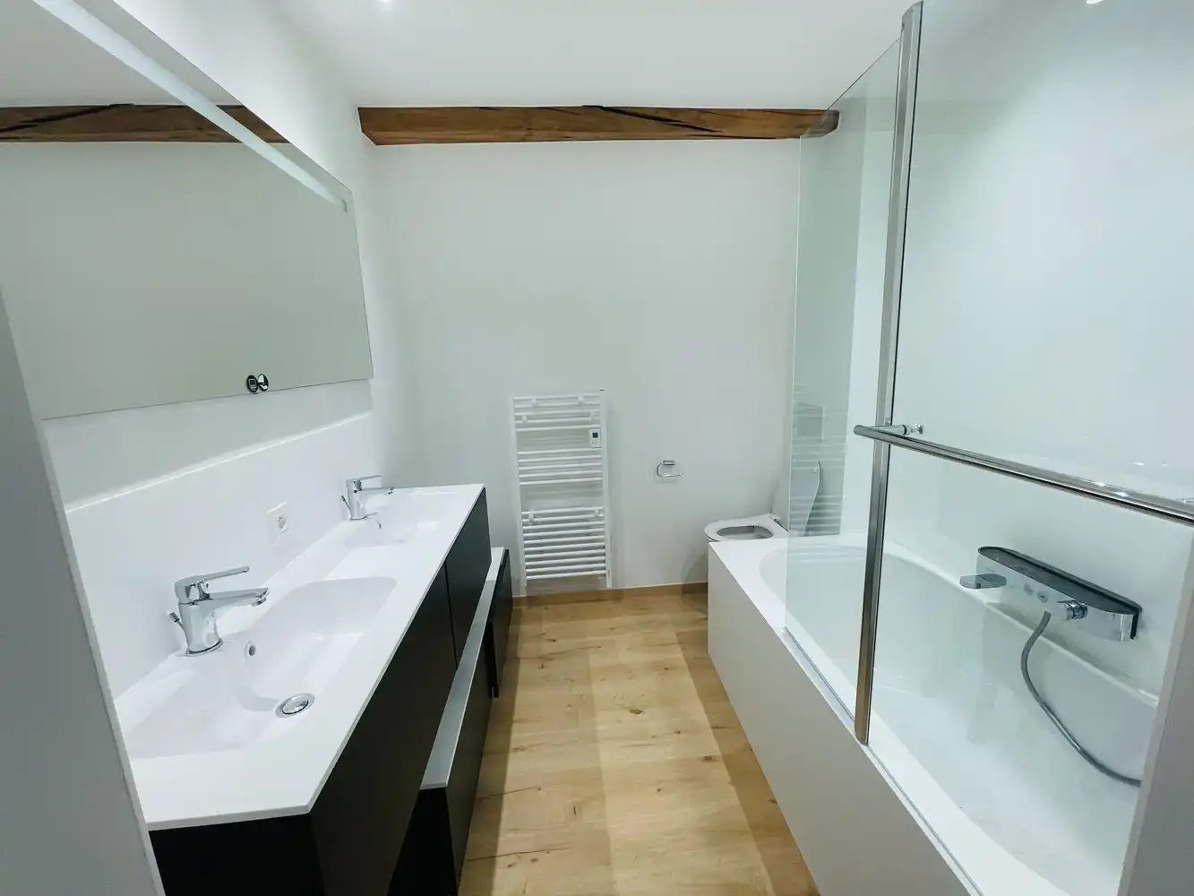 EXCLUSIEF WONEN in Brugge centrum, met zicht op de REIEN, ENERGIEZUINIG  TOTAAL GERENOVEERD BURGERSHUIS met 6 slaapkamers en, 3 nieuwe badkamers , stadspatio. foto 23