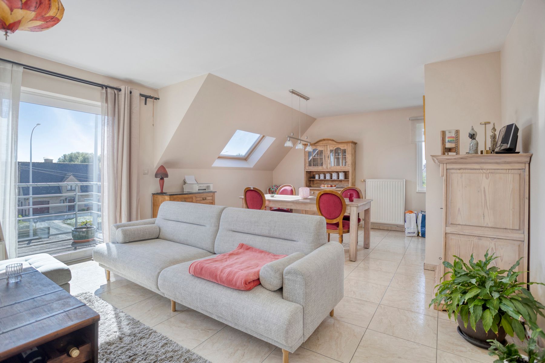 Ruim appartement met 3 slaapkamers! foto 6