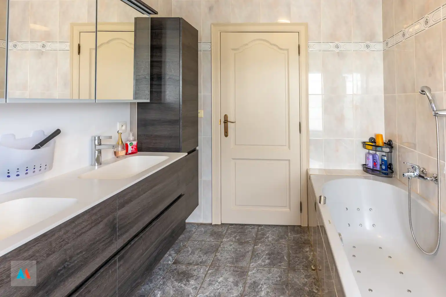 Volledig uitgerust glastuinbouwbedrijf foto 11