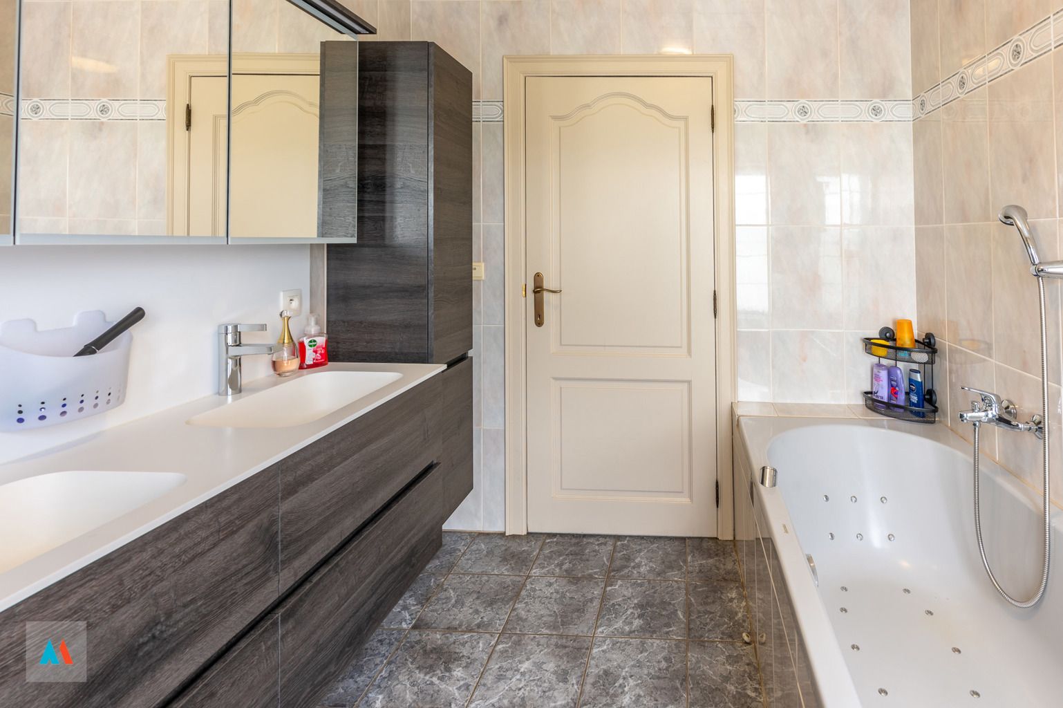 Volledig uitgerust glastuinbouwbedrijf foto 11