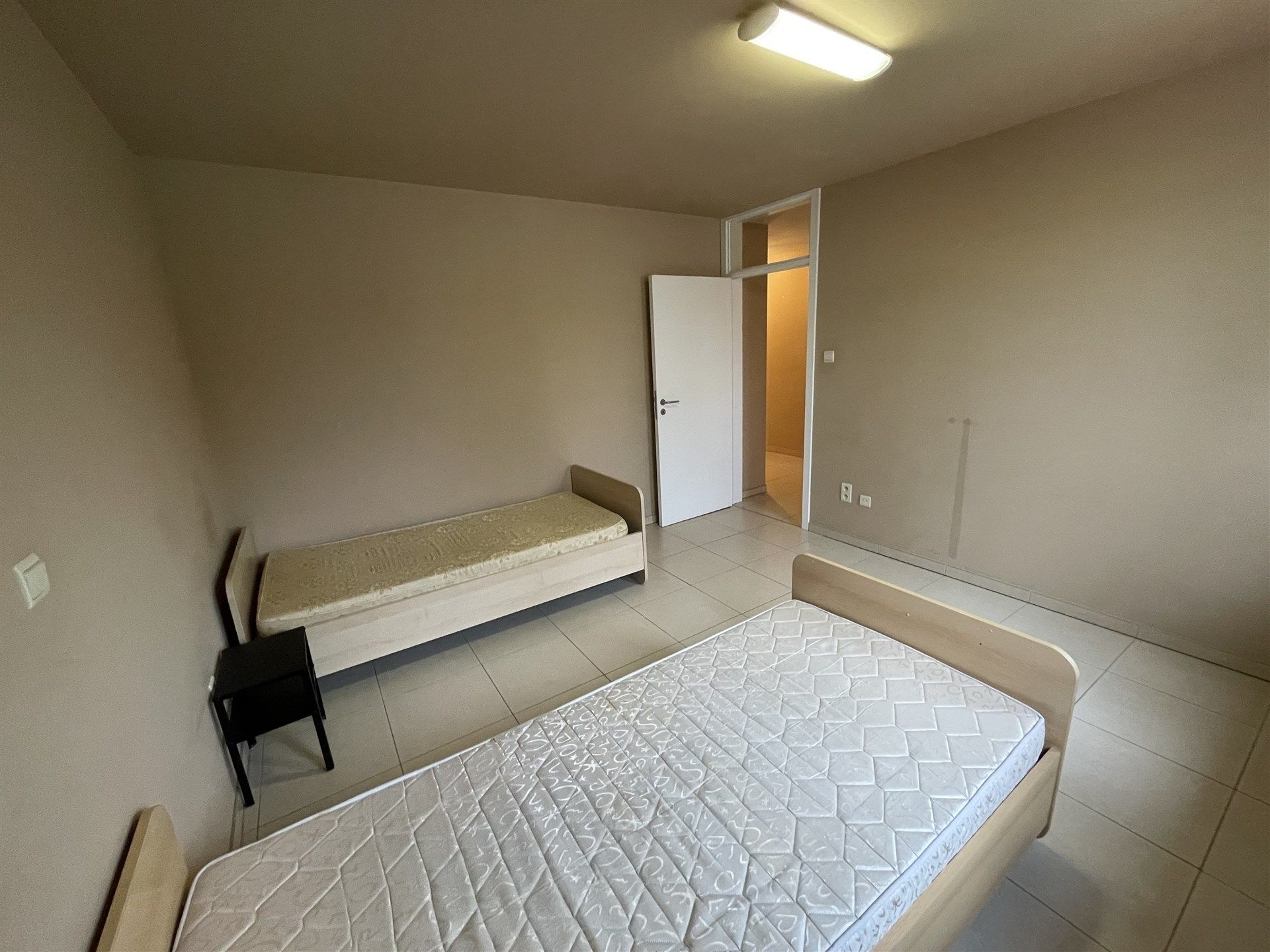 Zeer mooi gelegen ruim villa appartement met garage achteraan in de tuin. foto 18