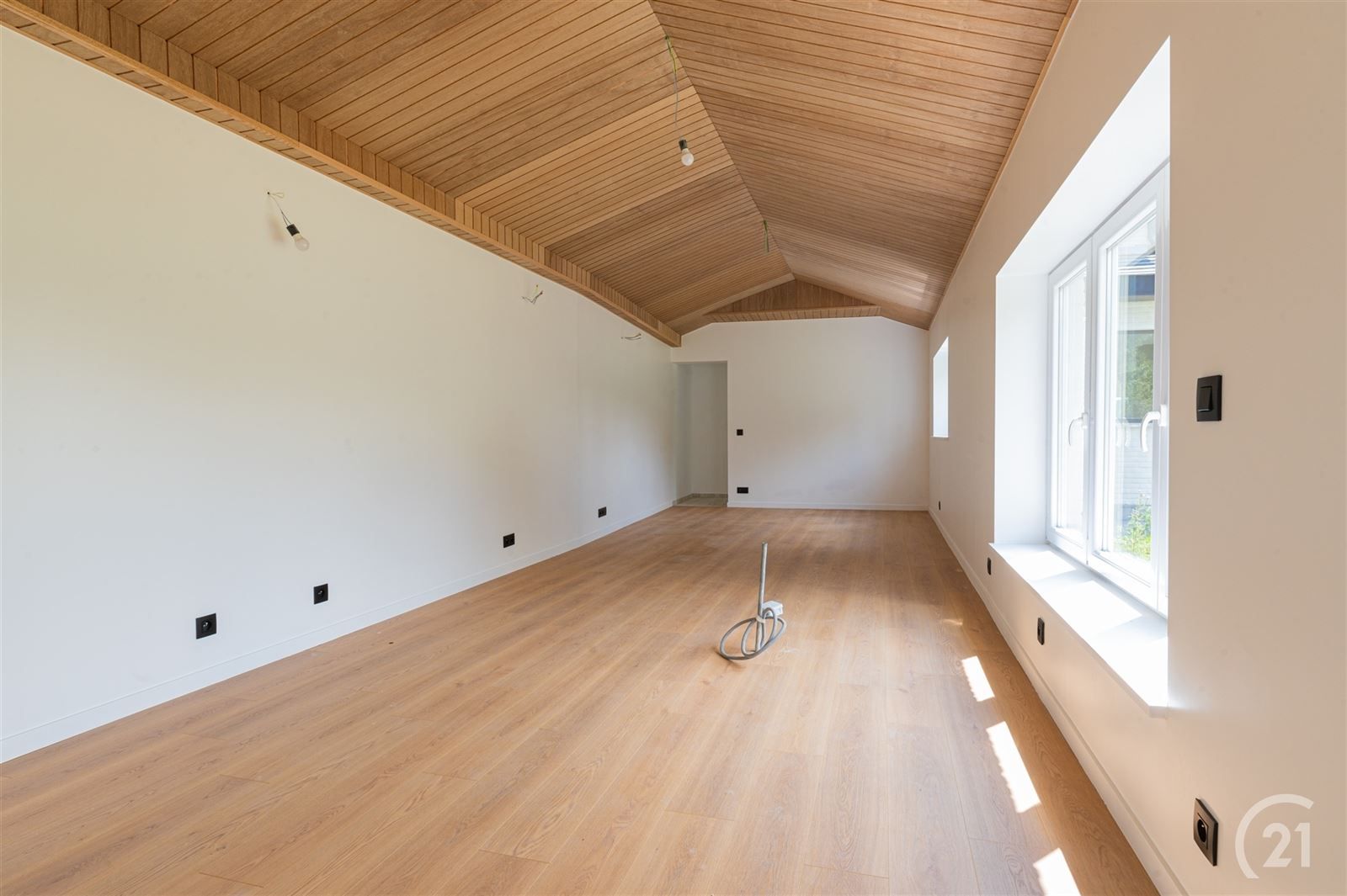 Magnifiek gerenoveerde woning met bijgebouw en parkeergelegenheid foto 6