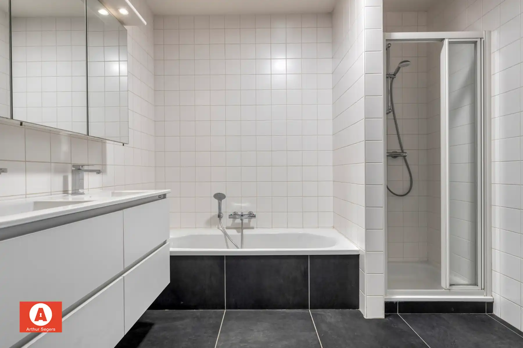 Energiezuinig gelijkvloers appartement met garage foto 19