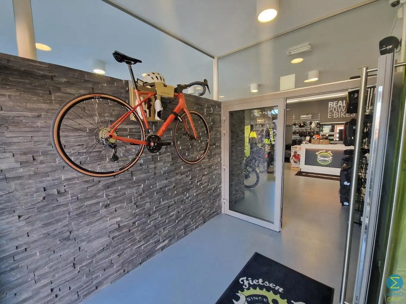 Commerciële ruimte te huur foto 2