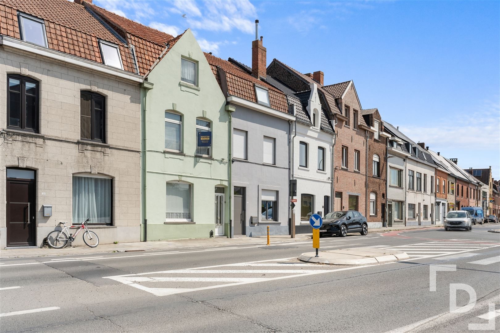 Te renoveren woning met uitweg te koop op centrale locatie in Ieper. foto 26