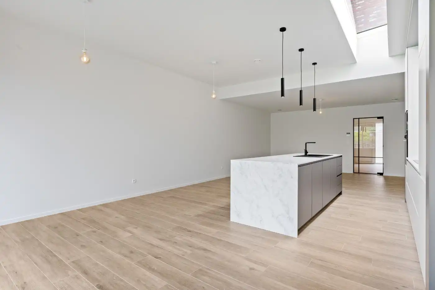 Ruime nieuwbouwwoning met 3 slpk., grote tuin en inpandige garage foto 8