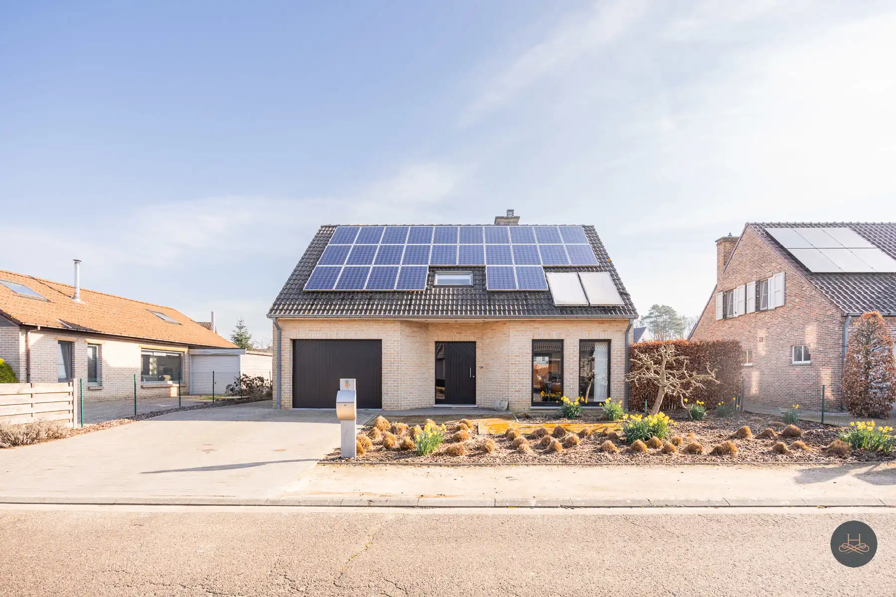 Energiezuinige, ruime woning in doodlopende straat foto {{pictureIndex}}