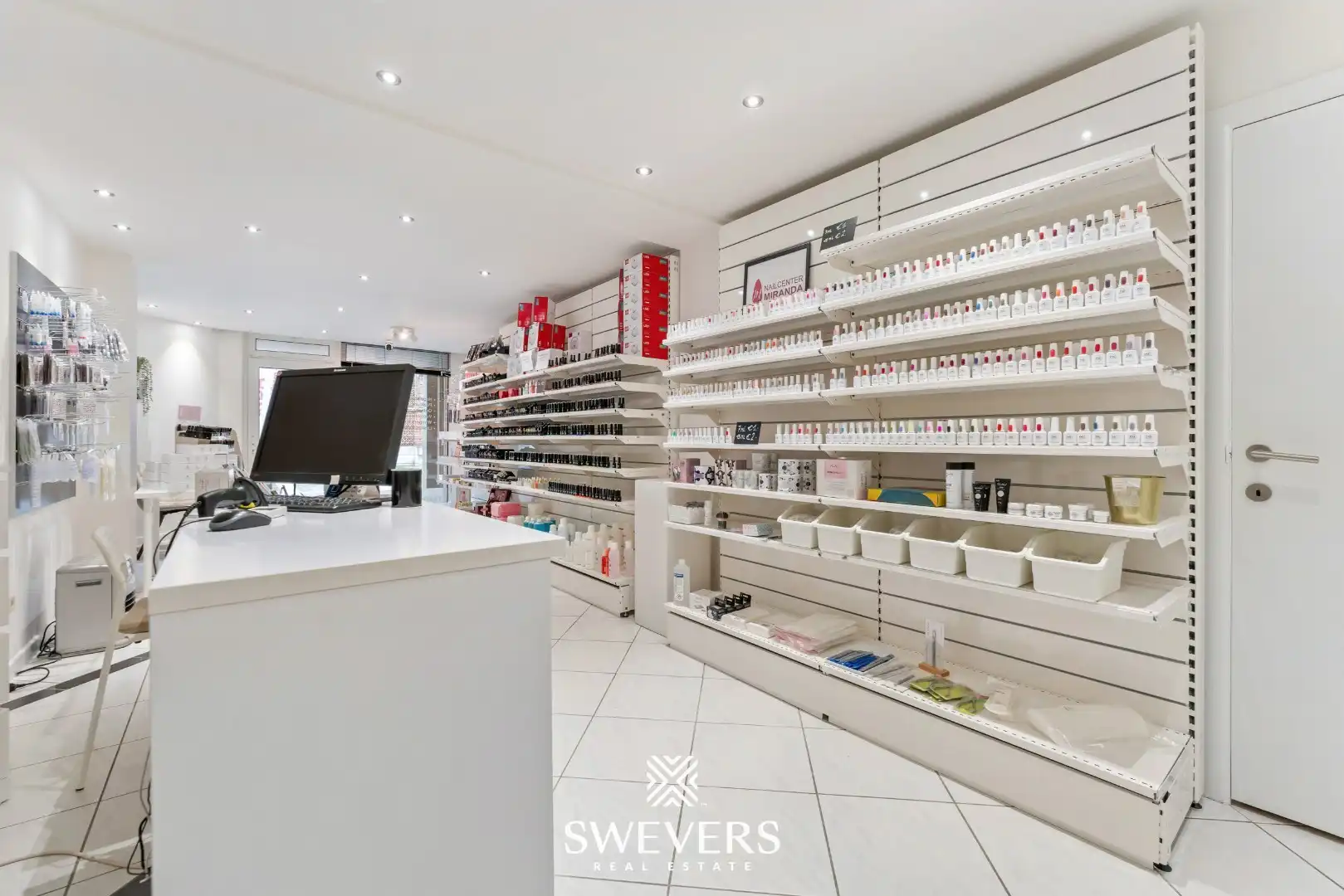 Handelspand met praktische indeling in hartje Tessenderlo foto 4