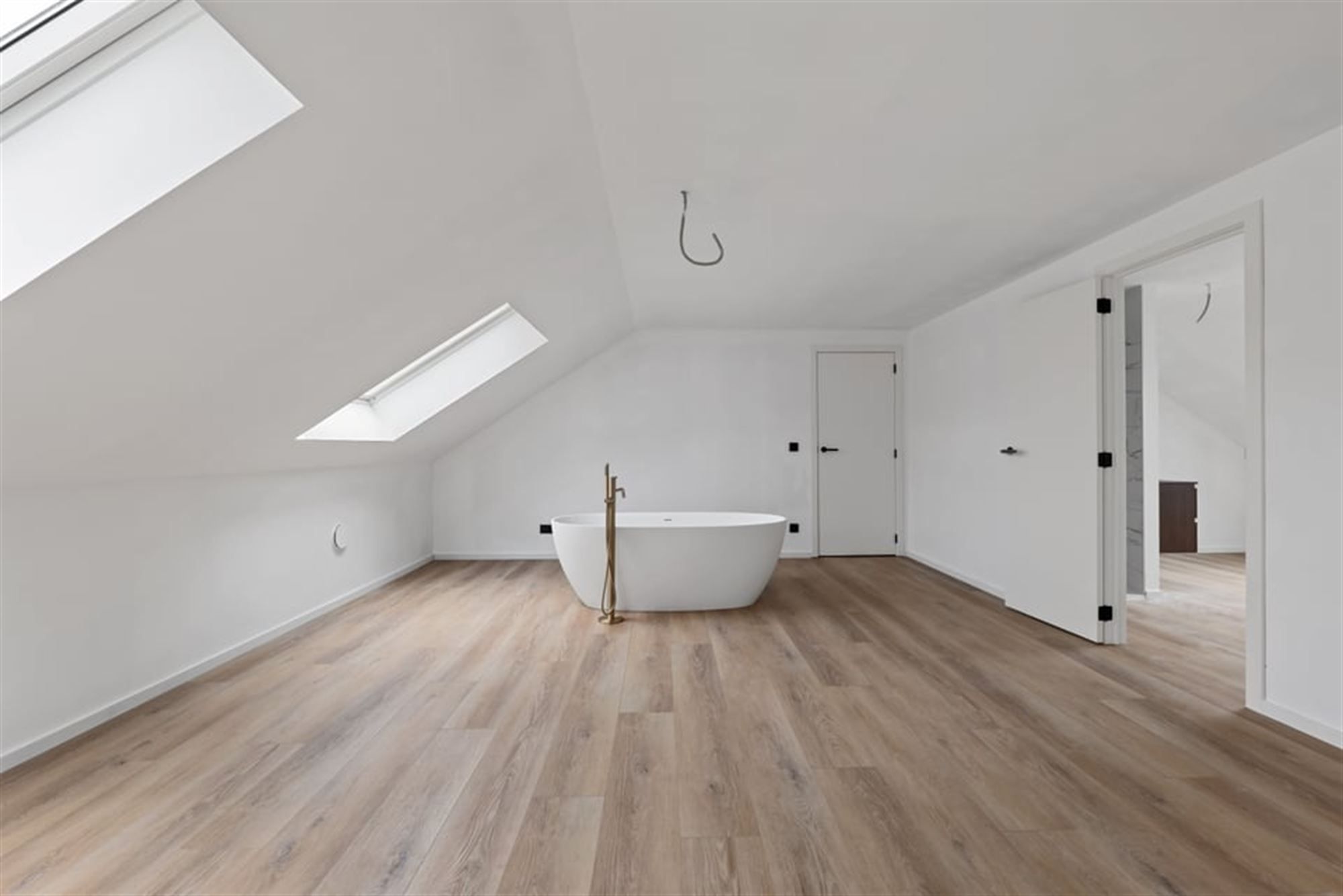 EXCLUSIEF WONEN IN EEN GERESTAUREERDE VIERKANTSHOEVE foto 39