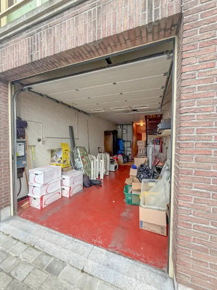 Ruime halfopen bebouwing met grote tuin foto 22