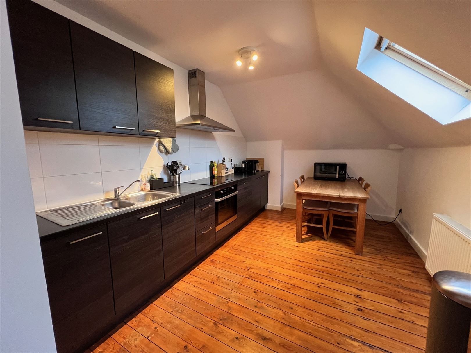 Gemeubeld duplex appartement met 2 slaapkamers in Zurenborg! foto 6