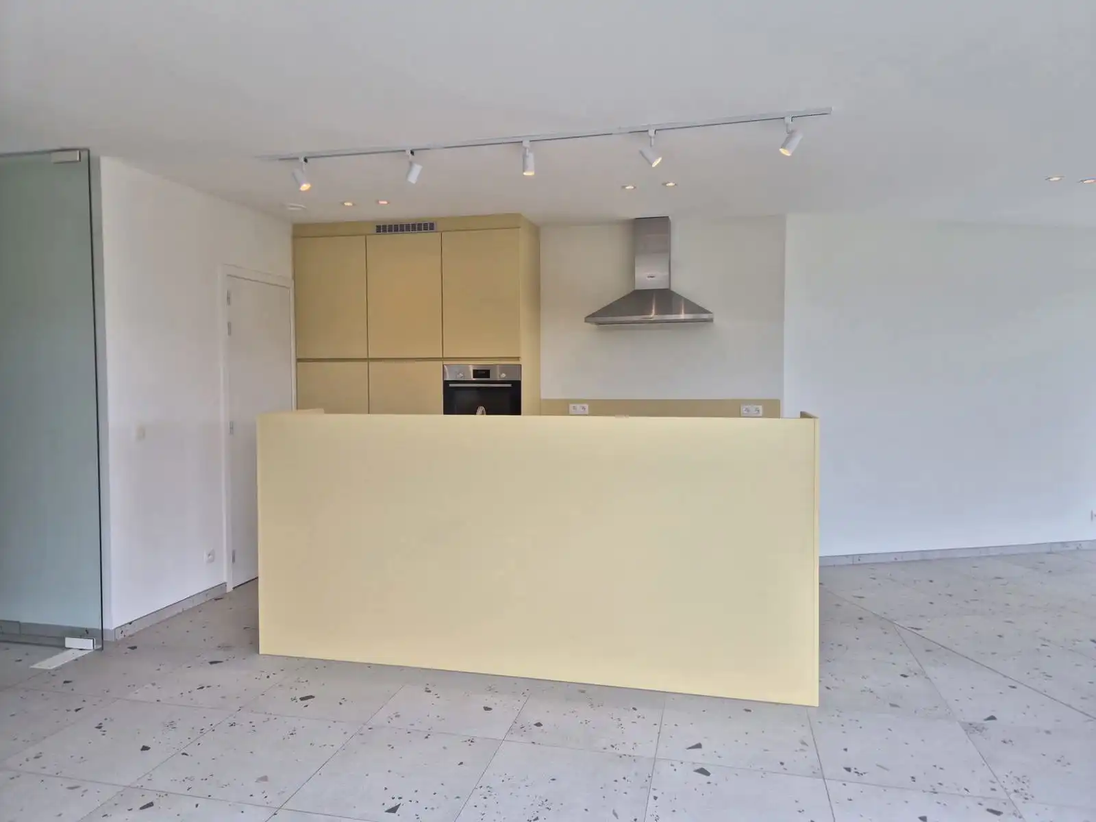 Gelijkvloers nieuwbouwappartement met 2 slaapkamers en tuin foto 6