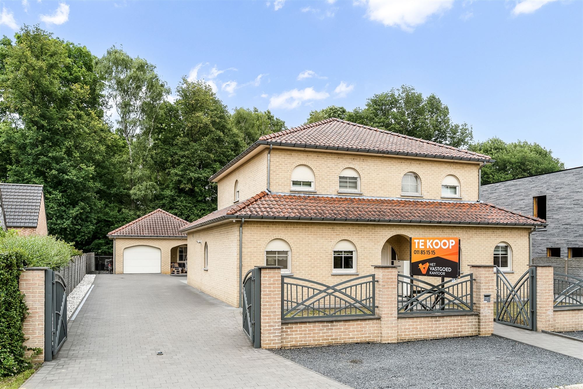 ZEER RUIME, GOED ONDERHOUDEN WONING (269M²) MET 4 SLAAPKAMERS EN RUIME GARAGE OP EEN PERCEEL VAN 10ARE TE BEVERLO foto 25