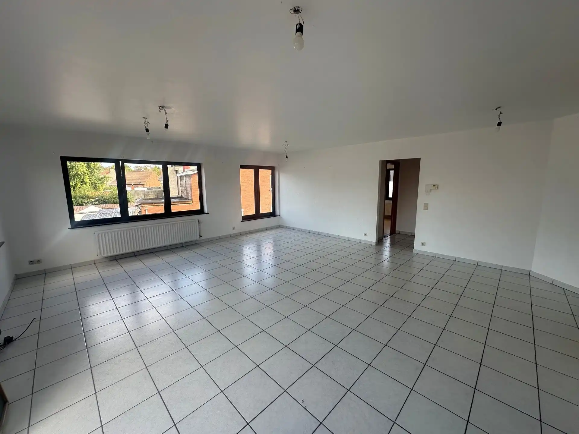 Ruim appartement met groot terras en 2 slaapkamers foto 3