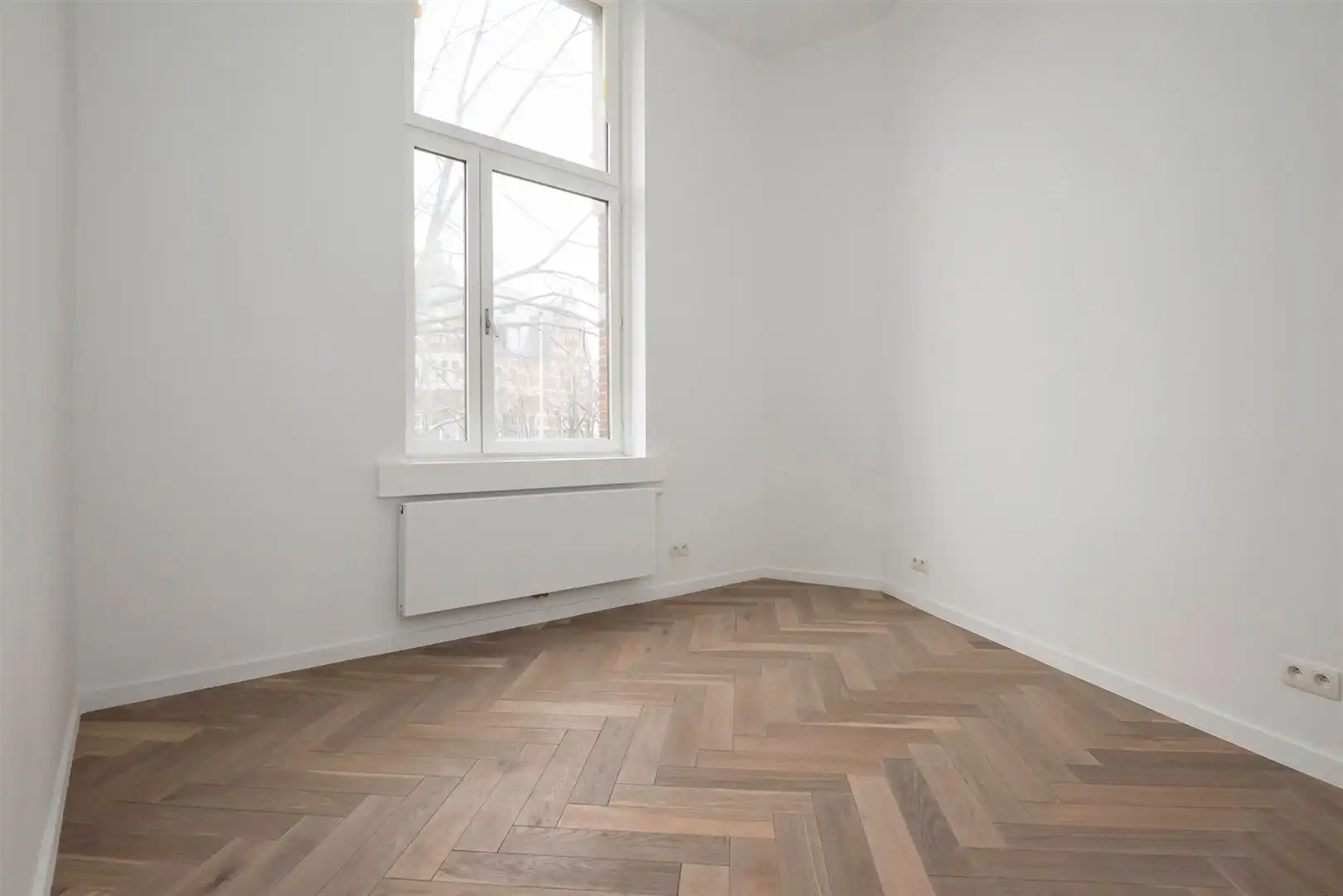 Majestueus burgerhuis met studio foto 21