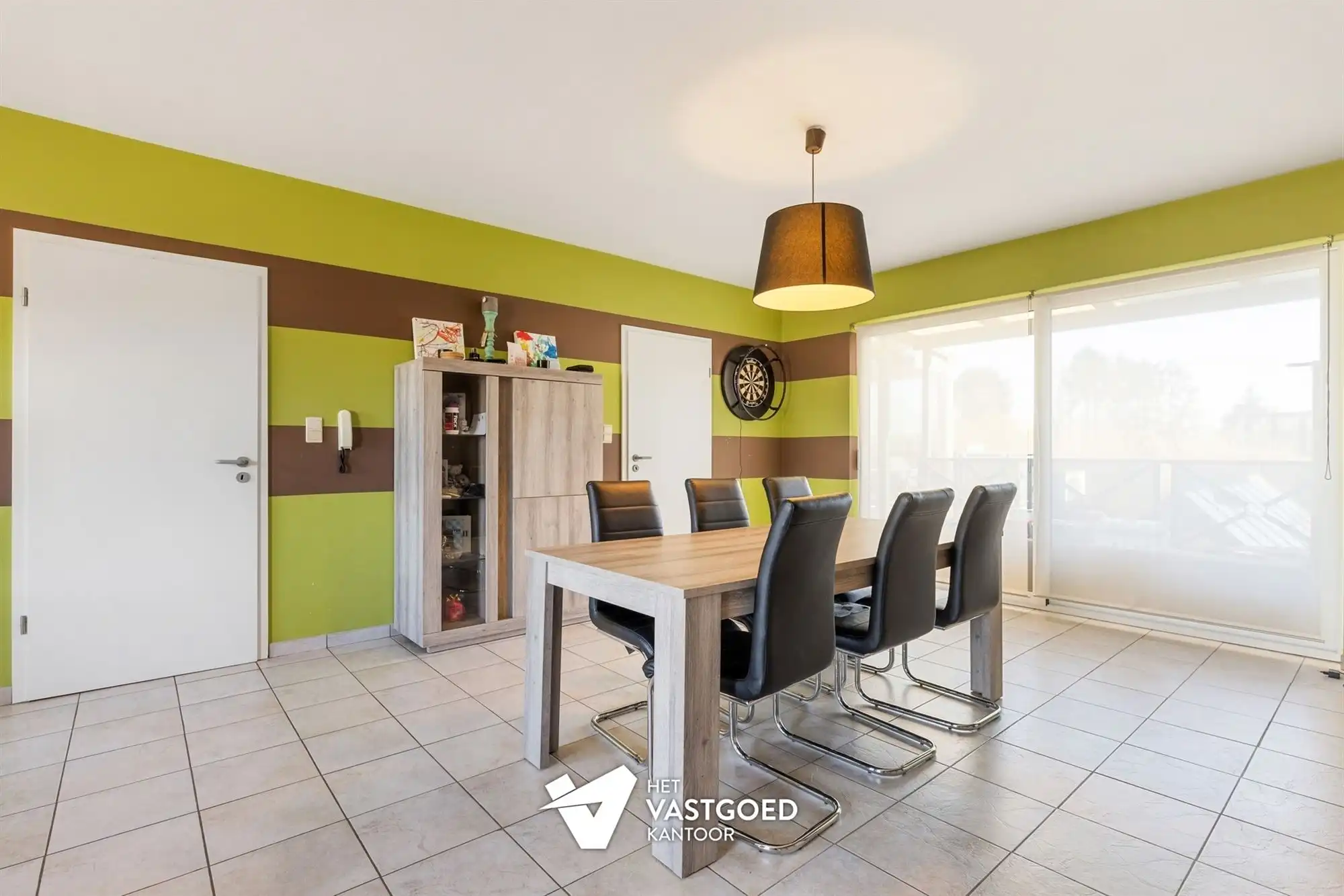 ZEER RUIM EN LICHTRIJK DUPLEX APPARTEMENT (149M²) MET 2 SLAAPKAMERS EN LEUKE VERANDA MET 2 TERRASSEN TE LAAKDAL foto 8