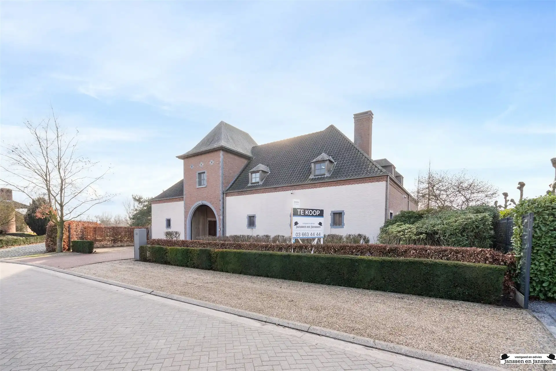 Exclusieve villa op een perceel van ca. 2000 m² in Loenhout foto 3