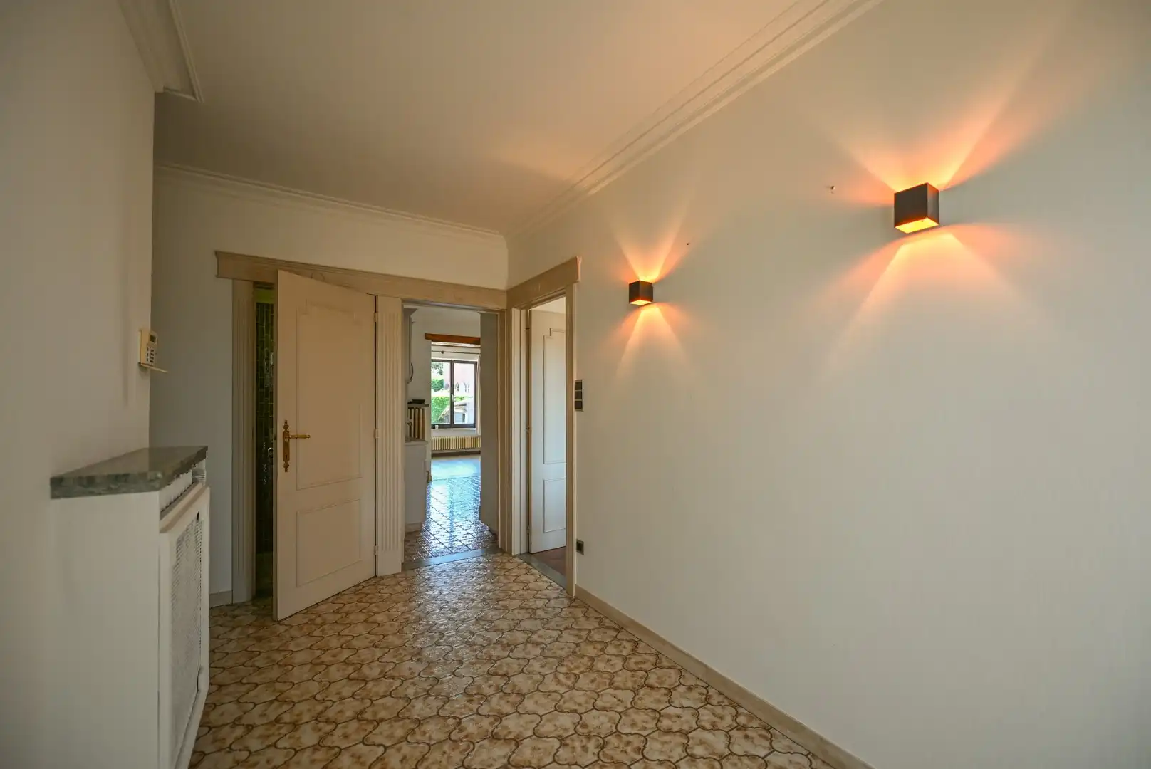 Gelijkvloerse ruime gezinswoning op 863 m2 met ruime garage  foto 2