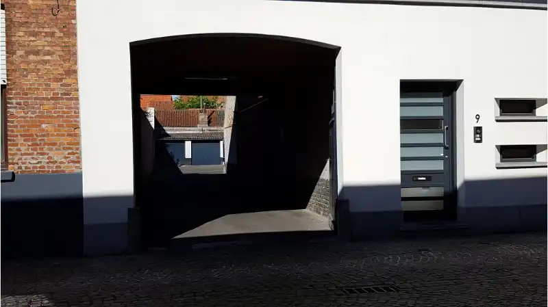 Garagebox met uitstekende ligging te huur in het centrum Brugge foto 4