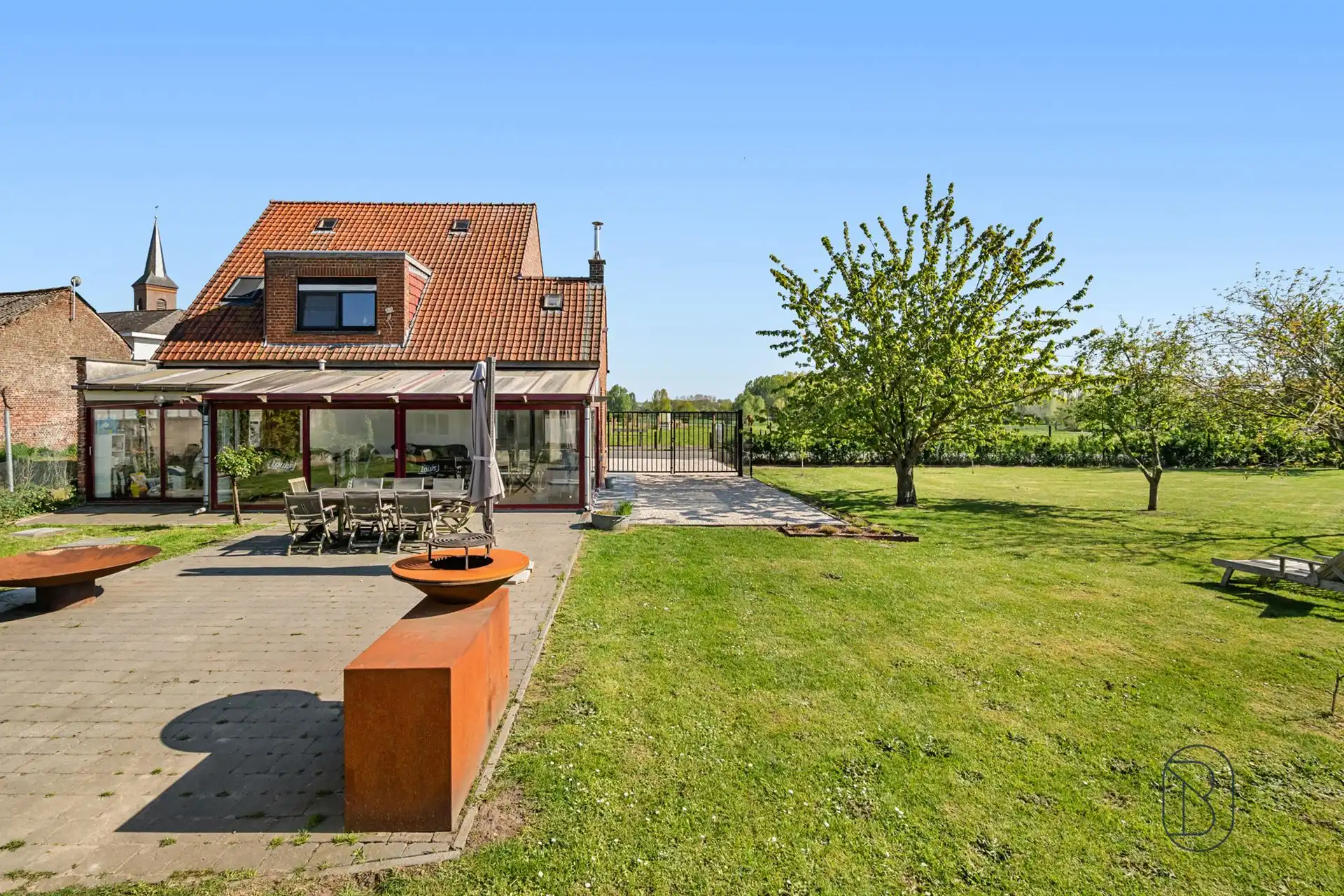 Rustig gelegen gezinswoning aan Kluisberg foto 2