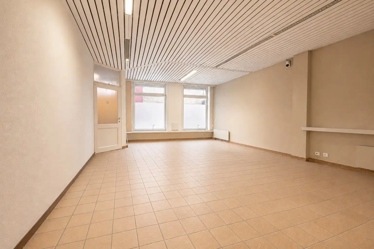 Opbrengstgebouw in de binnenstad van Brugge foto 11