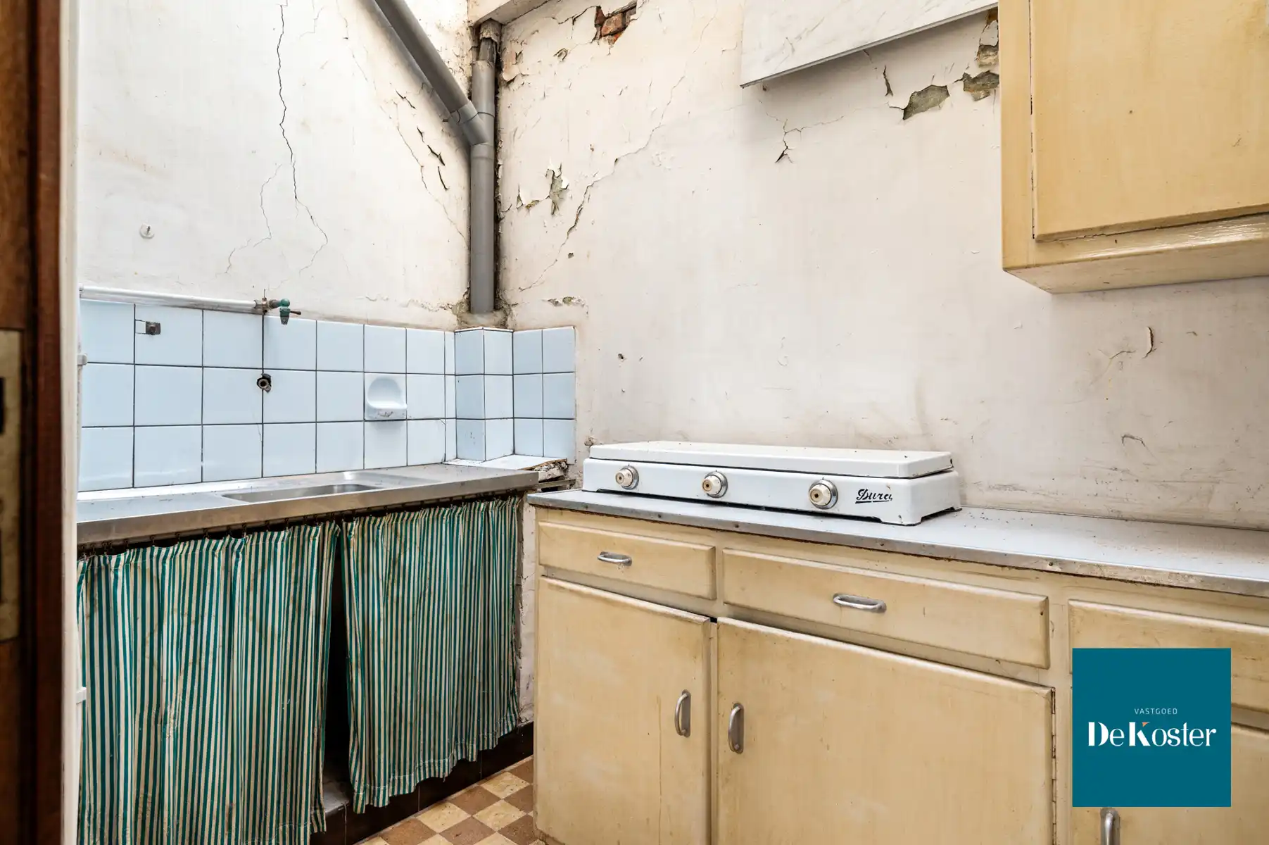 Te renoveren woning met 4 slaapkamers op centrale ligging foto 8