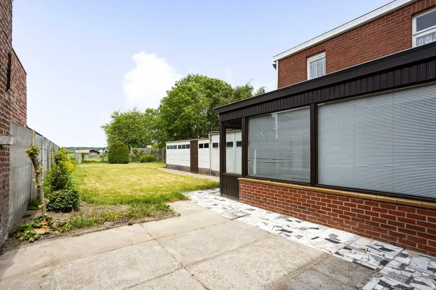 Gezinswoning met garage en grote tuin in Gullegem foto 21