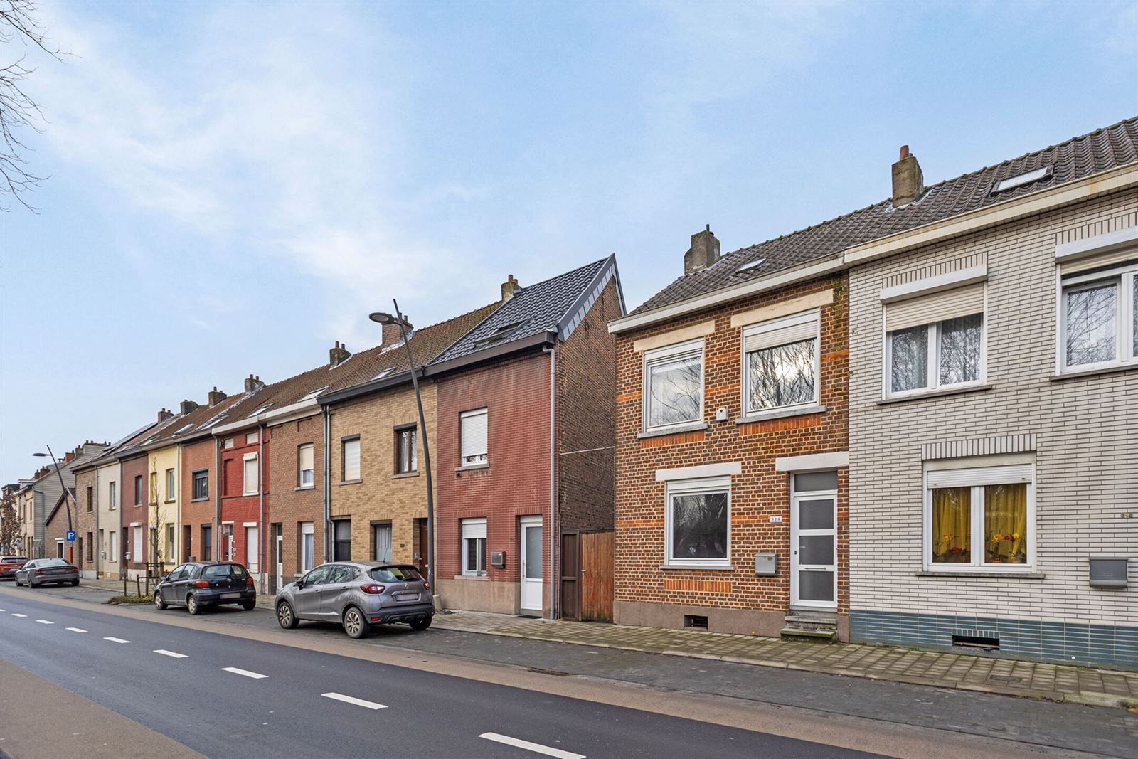 Gezellige 3-gevelwoning met 3 slaapkamers en ruime tuin op 4a 80ca foto 2