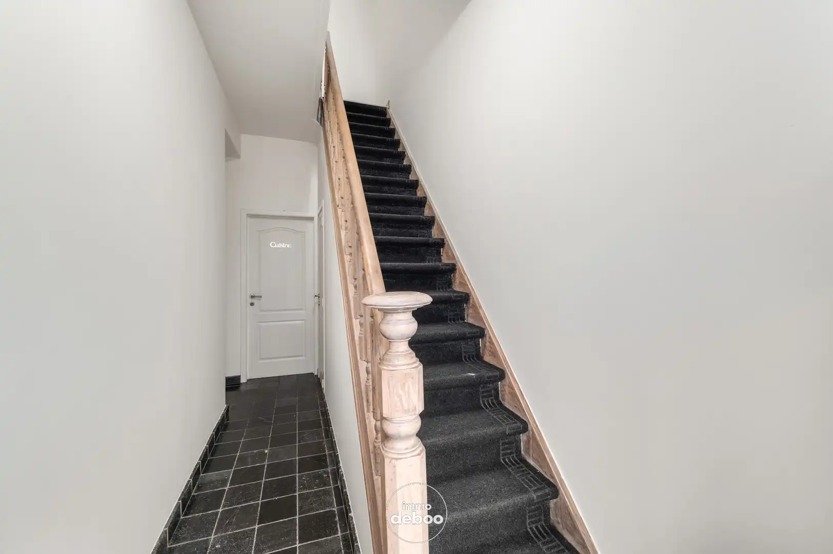 Verzorgde rijwoning met ruime garage foto 11