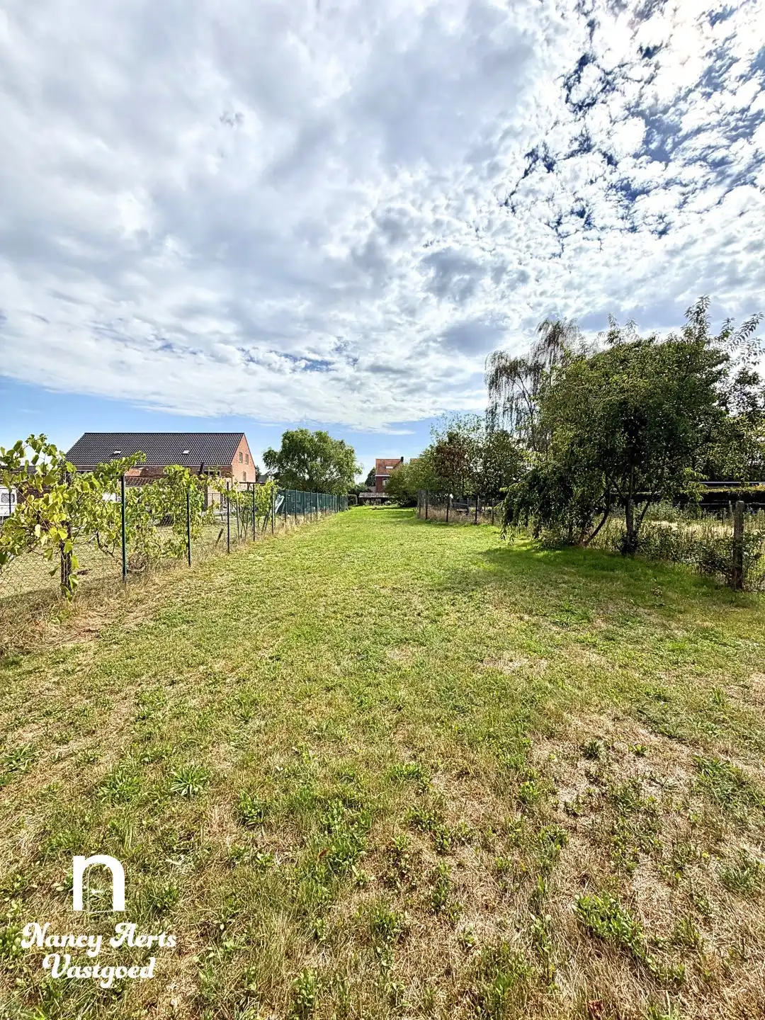 Woning op ruim perceel van 13a10ca met extra bouwpotentieel foto 3