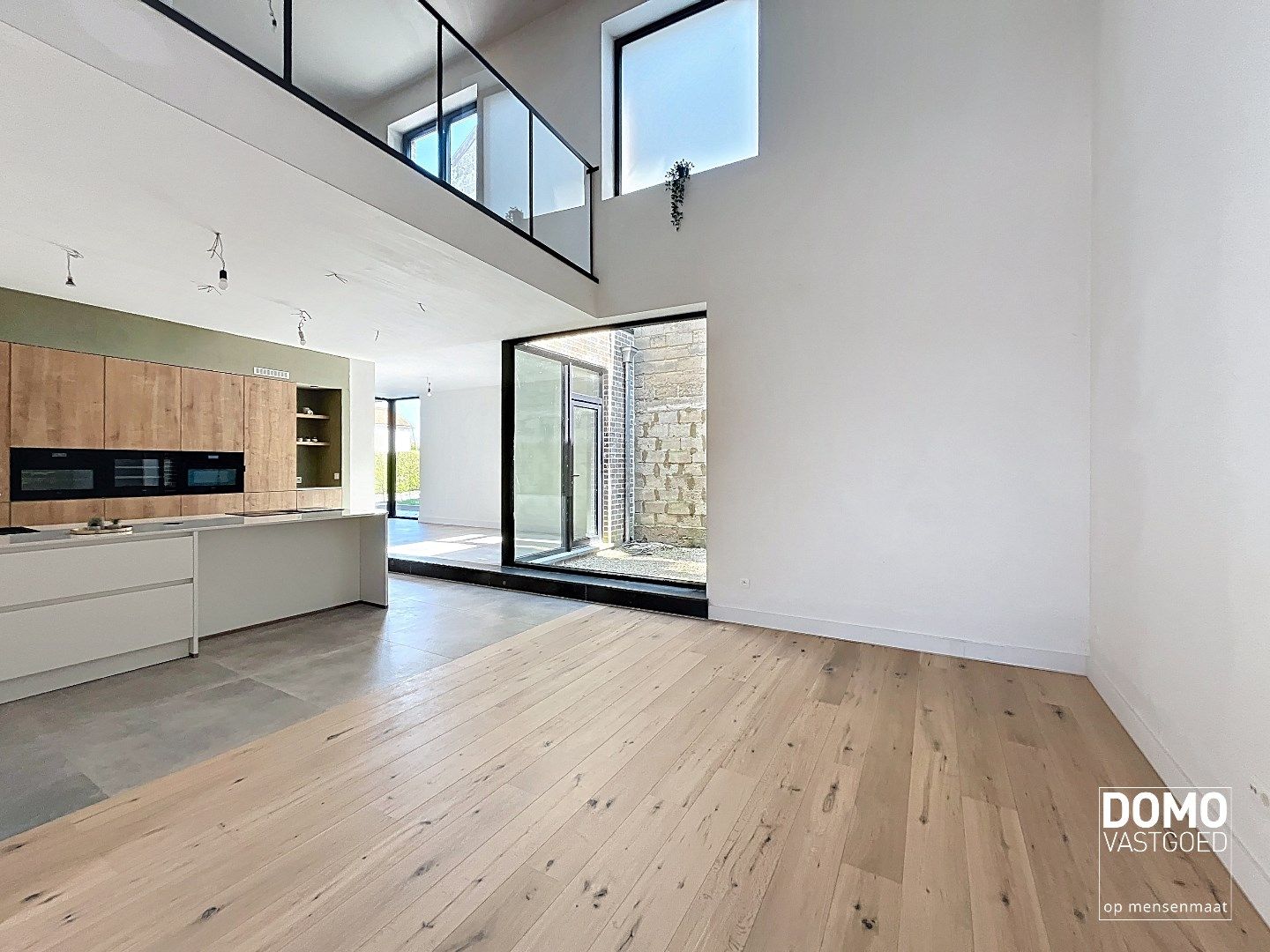 PRACHTIG GERENOVEERDE, LICHTRIJKE WONING MET 3 SLAAPKAMERS, 2 BADKAMERS, EEN ZONNIGE TUIN EN 2 PARKEERPLAATSEN TE GINGELOM (MIELEN-BOVEN-AALST)   foto 5