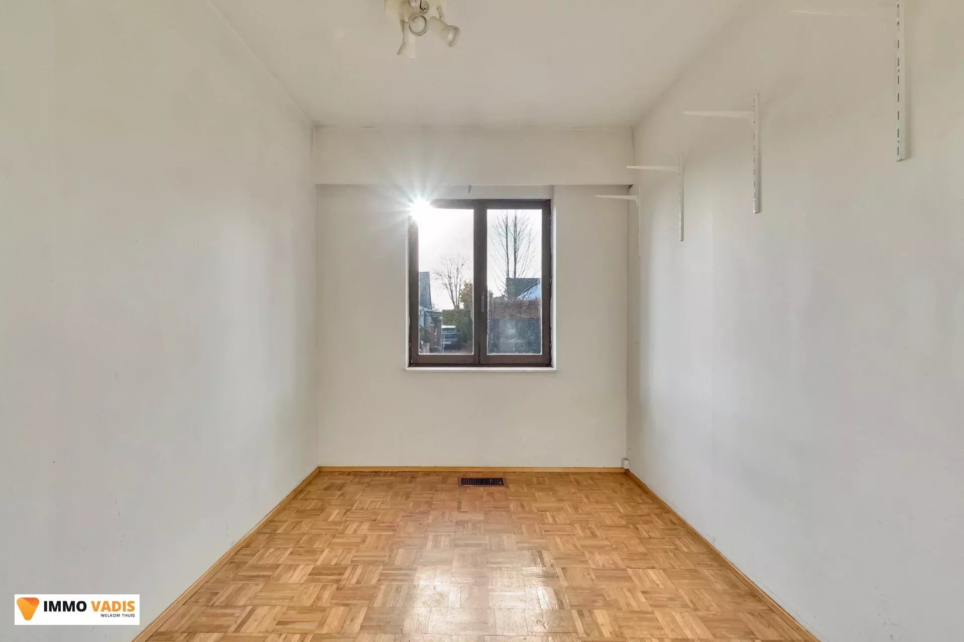 Woning met vijf slaapkamers en inpandige garage foto 11