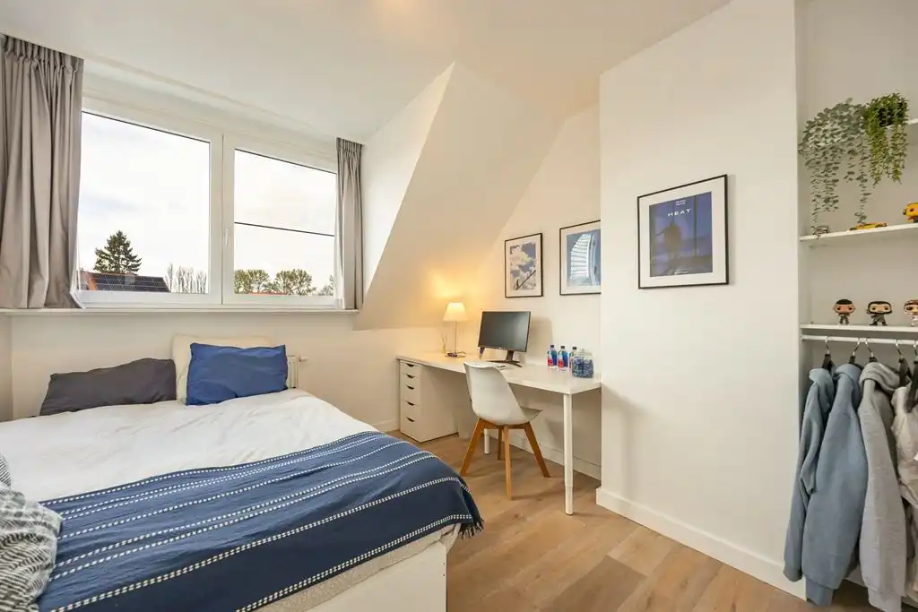 Luxe bel-etage in topbuurt op Linkeroever met heerlijke tuin foto 15