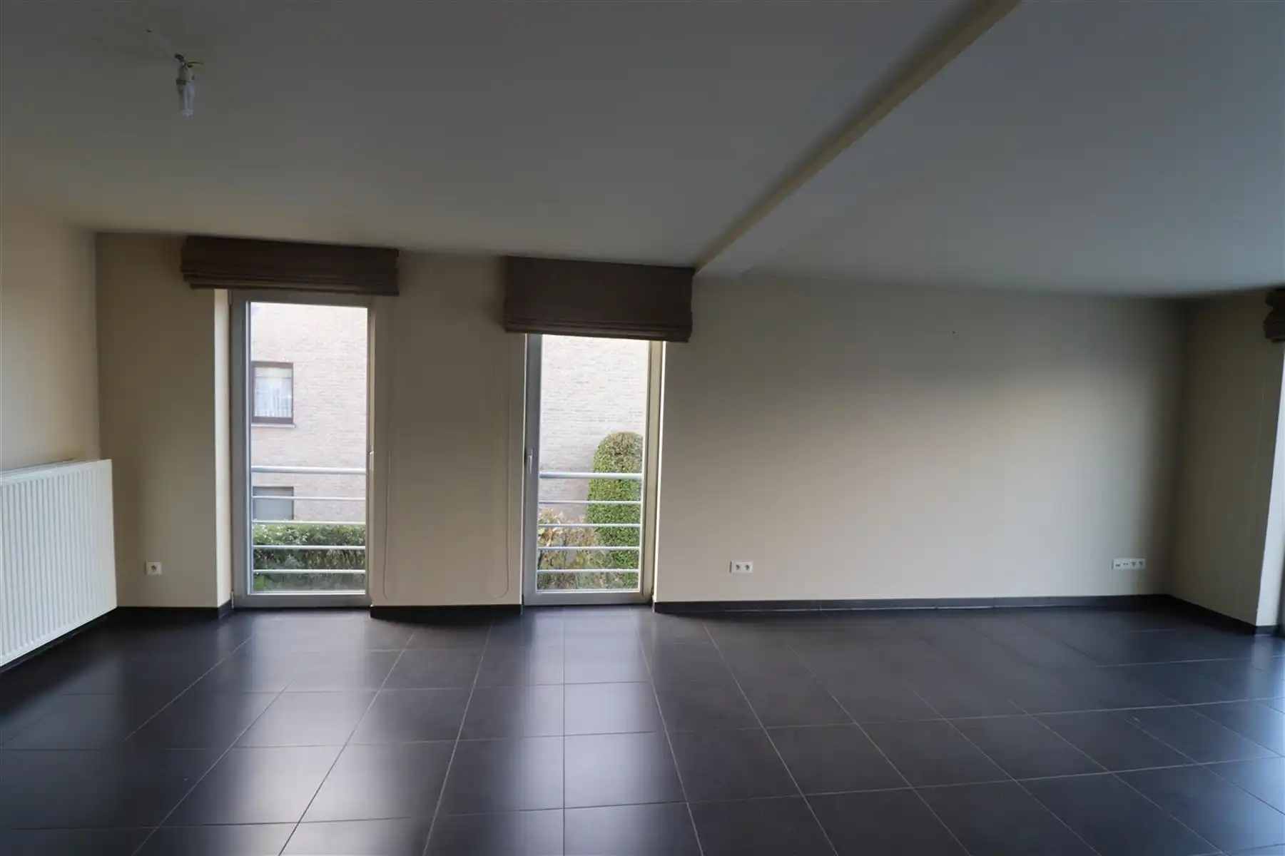 Recent appartement van ca 100 m² met ruim terras en garage. foto 3