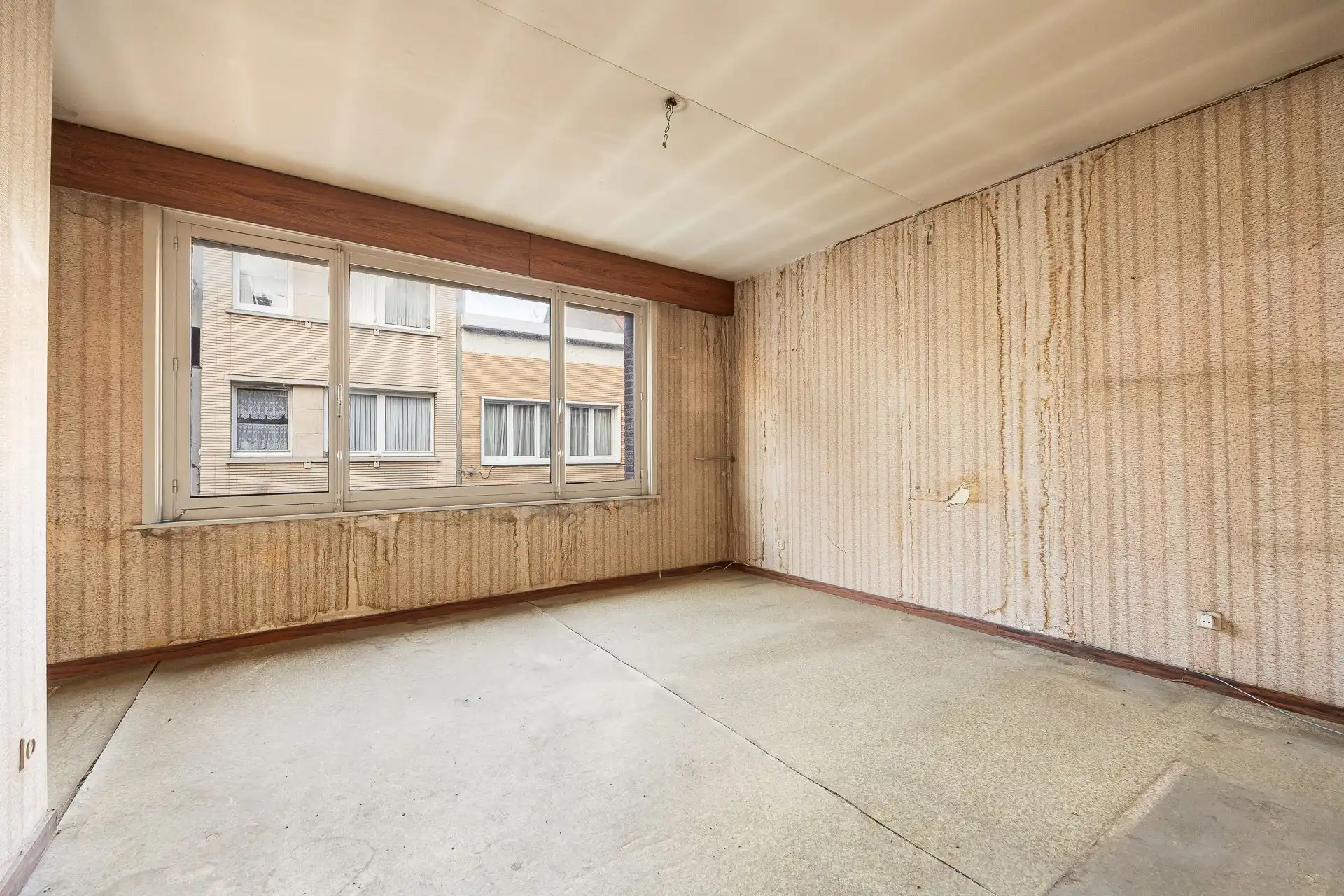 Te renoveren eengezinswoning met 2 slaapkamers en stadstuin foto 12