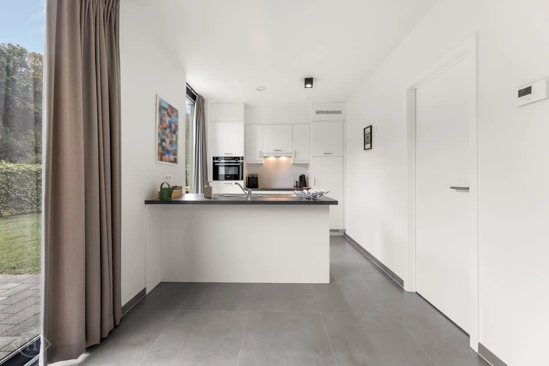 Modern 2-slaapkamerappartement met tuin foto 9