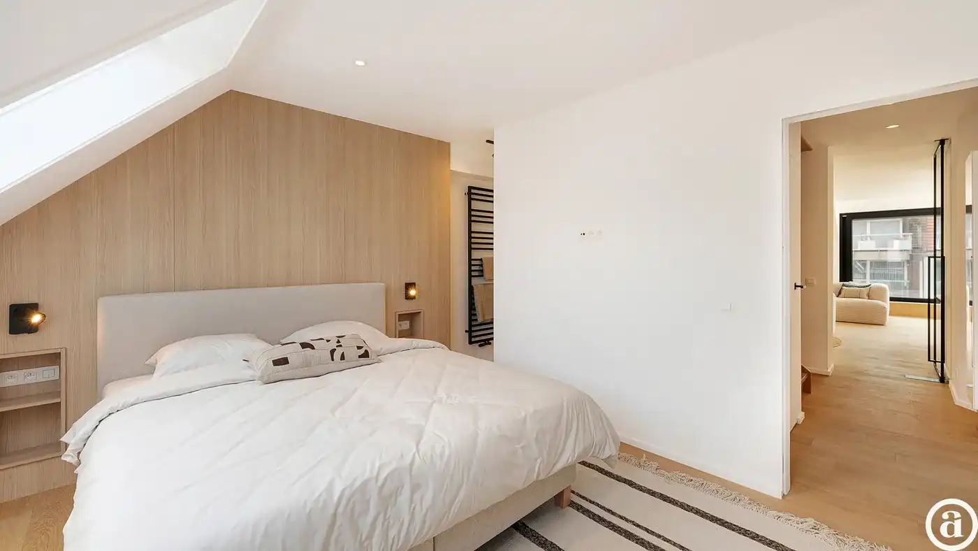 Ruime gerenoveerde duplex met 5 slaapkamers in Knokke        foto 14
