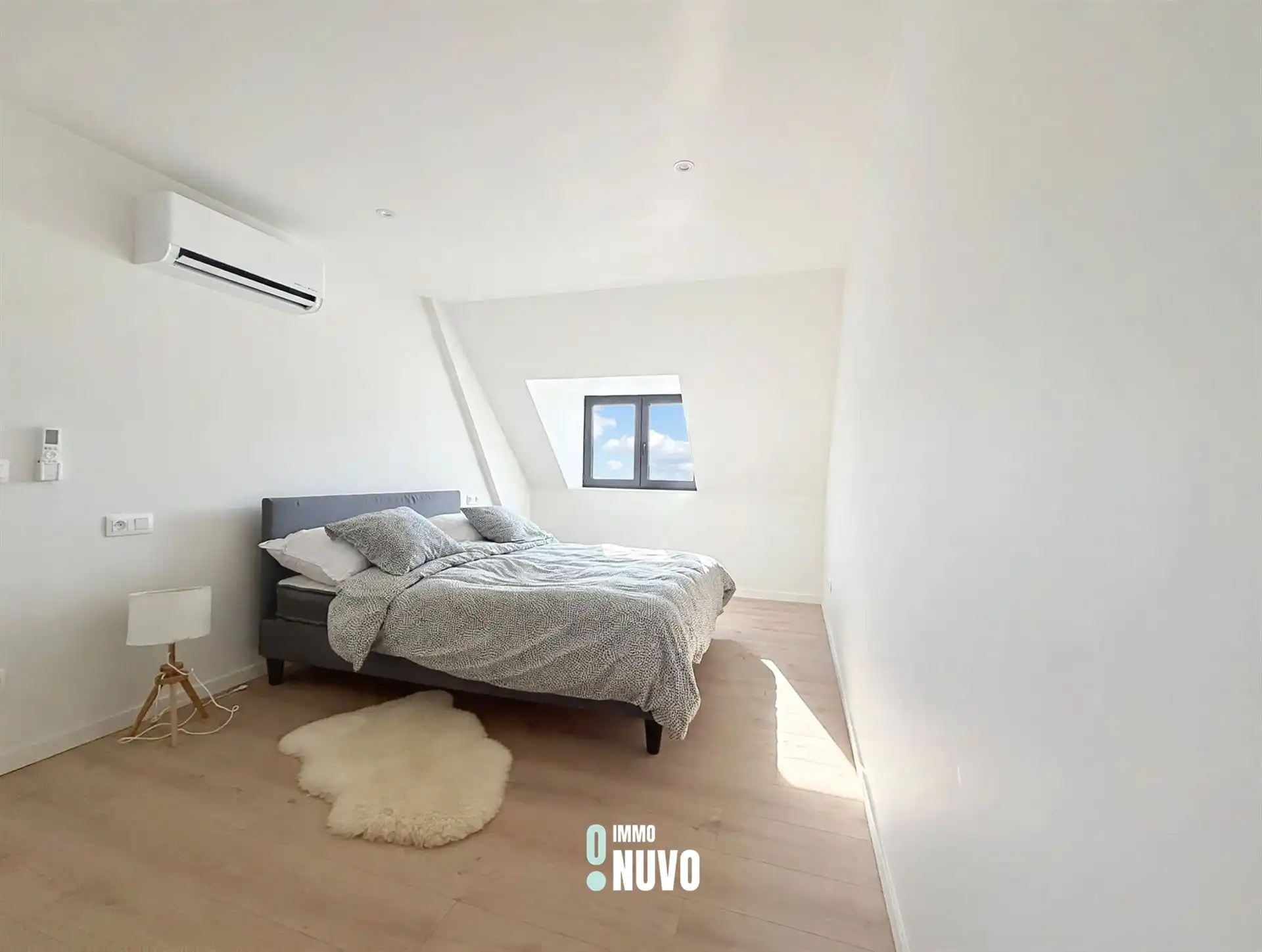 Woning met loods foto 16