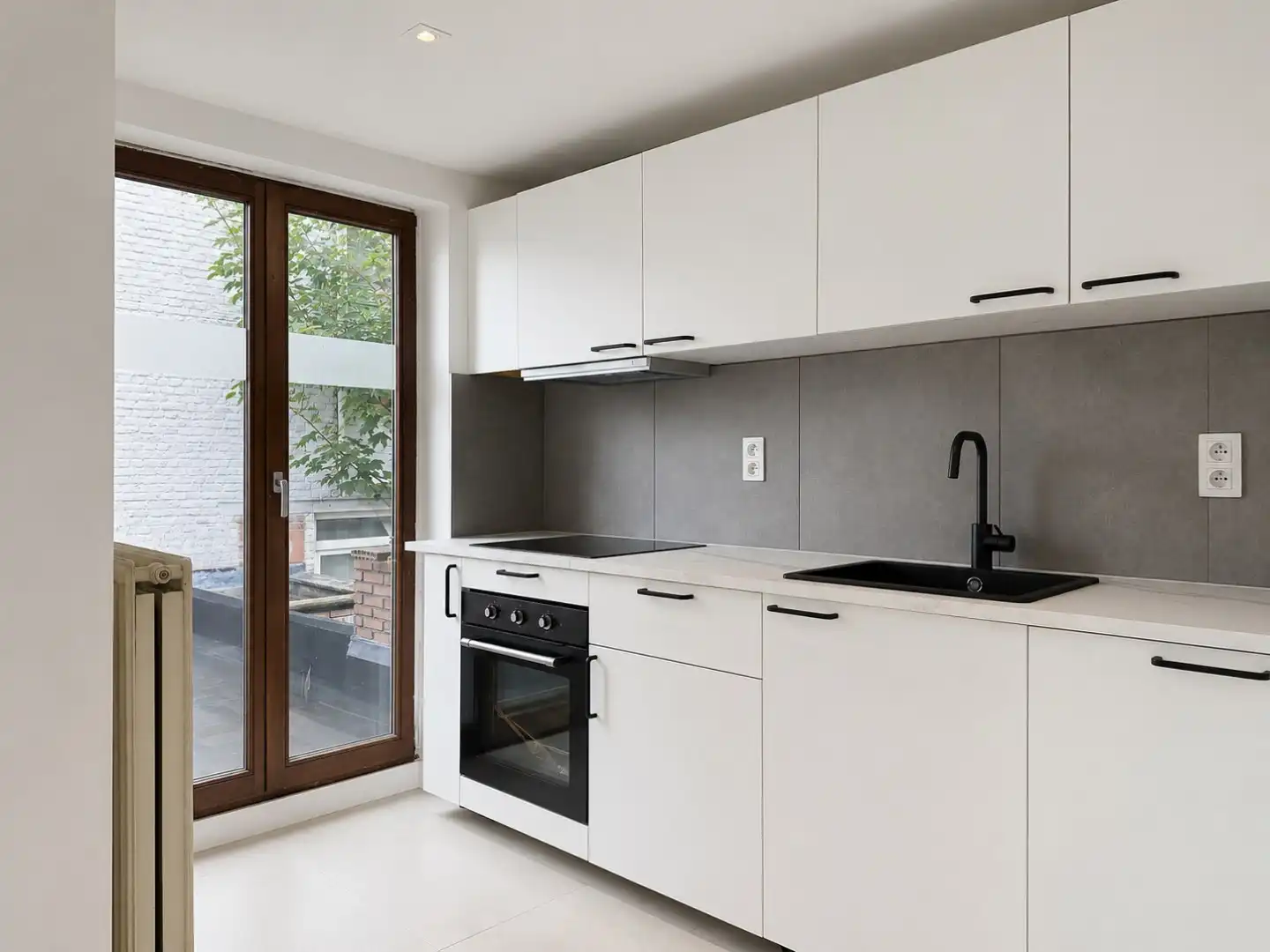 Interessante investeringsopportuniteit – 2 gerenoveerde appartementen! foto 16