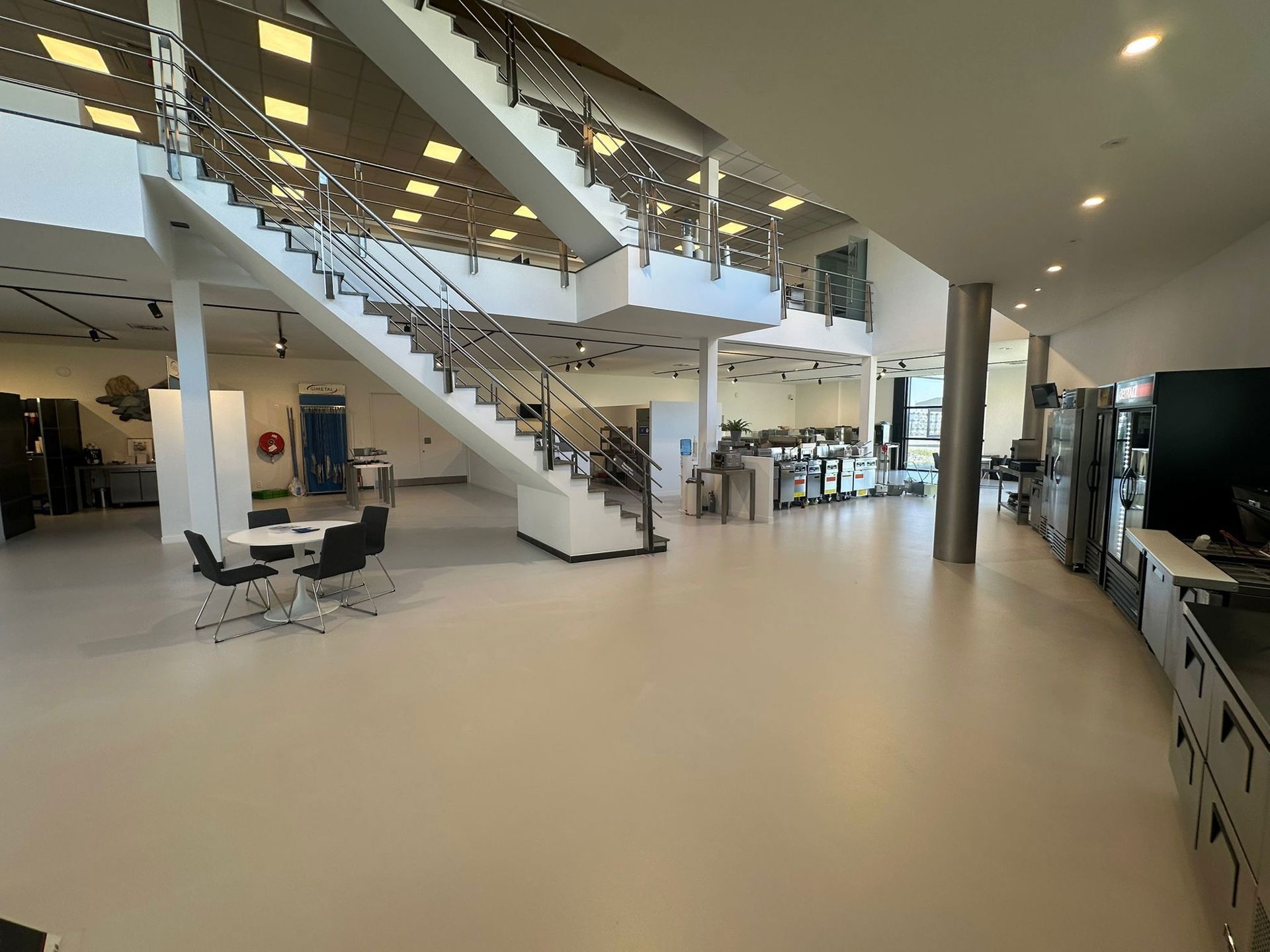 TE HUUR Bedrijfsgebouw te Wilrijk foto 3