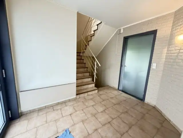 Eengezinswoning met 2 slaapkamers, garage, terras en tuin foto 4