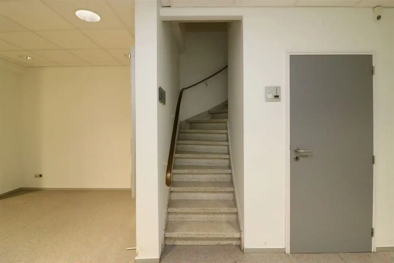 Opbrengsteigendom (handel & 4 app) op toplocatie foto 20