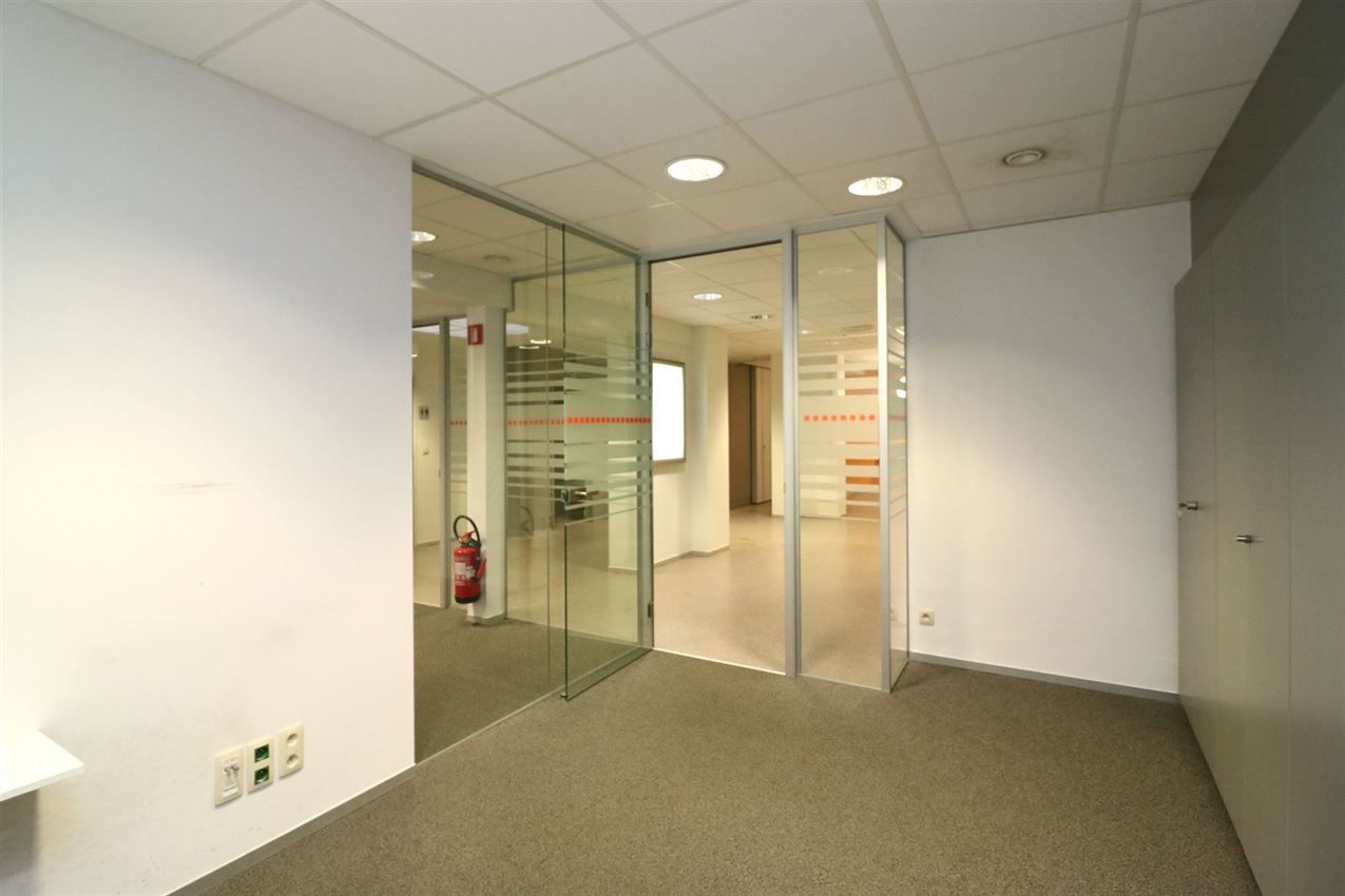 Opbrengsteigendom (handel & 4 app) op toplocatie foto 20