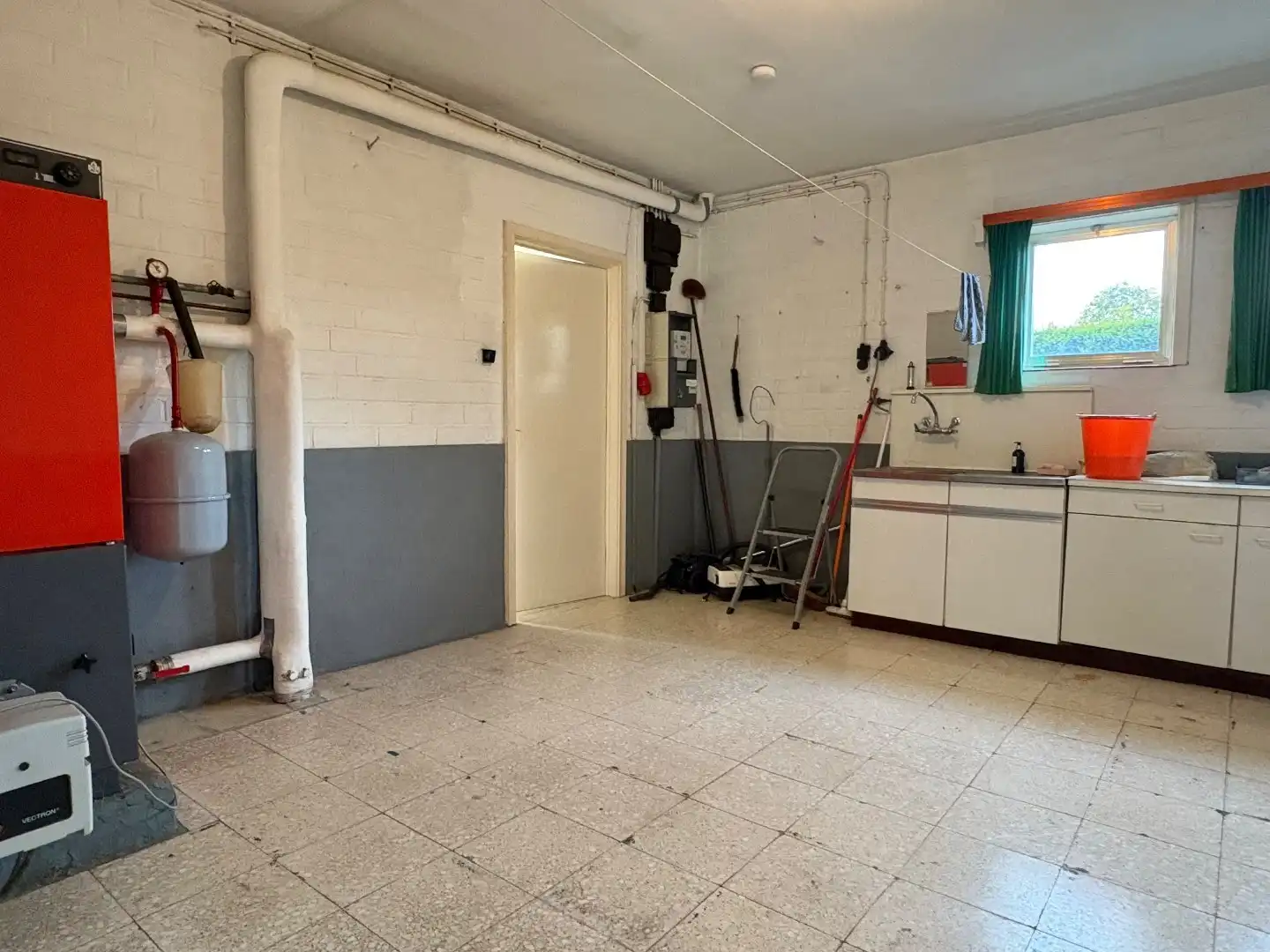 Alleenstaande woning te koop in Ooigem met 4 slaapkamers, een perceel van 1244m² en een vrijstaande grote garage foto 14
