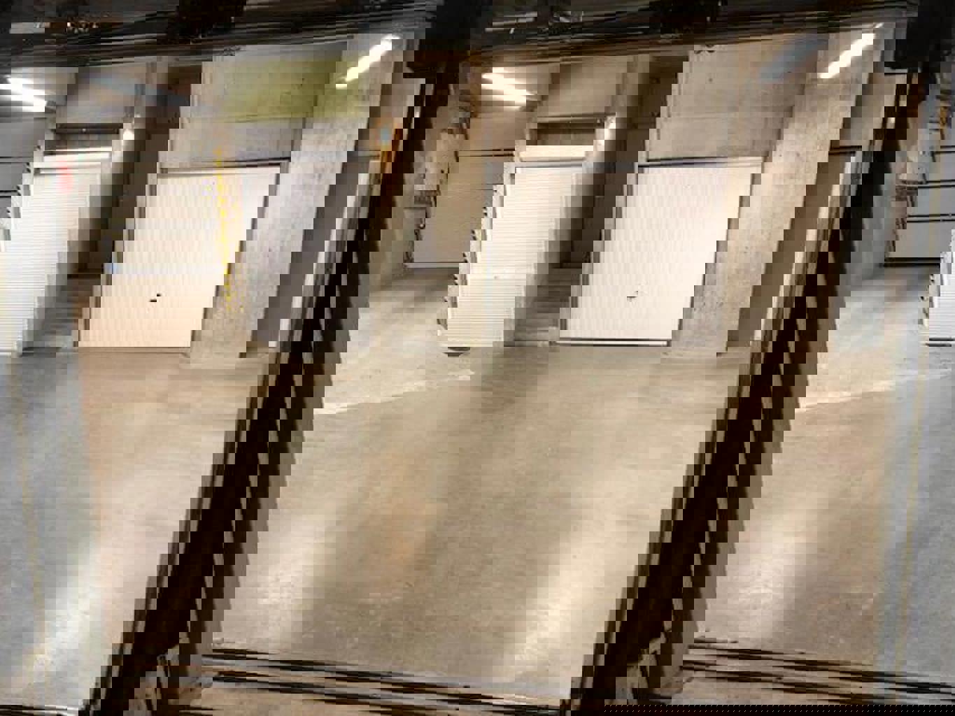 Te koop:garage/parkeerplaats met autolift te Middelkerke foto 2