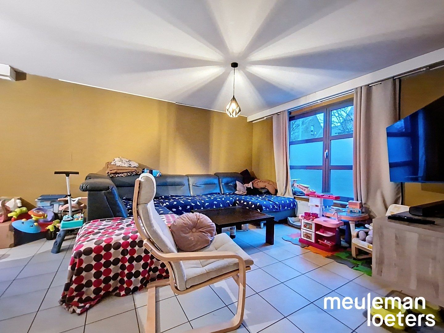 Ruime woning met drie slaapkamers, tuin en garage foto 6