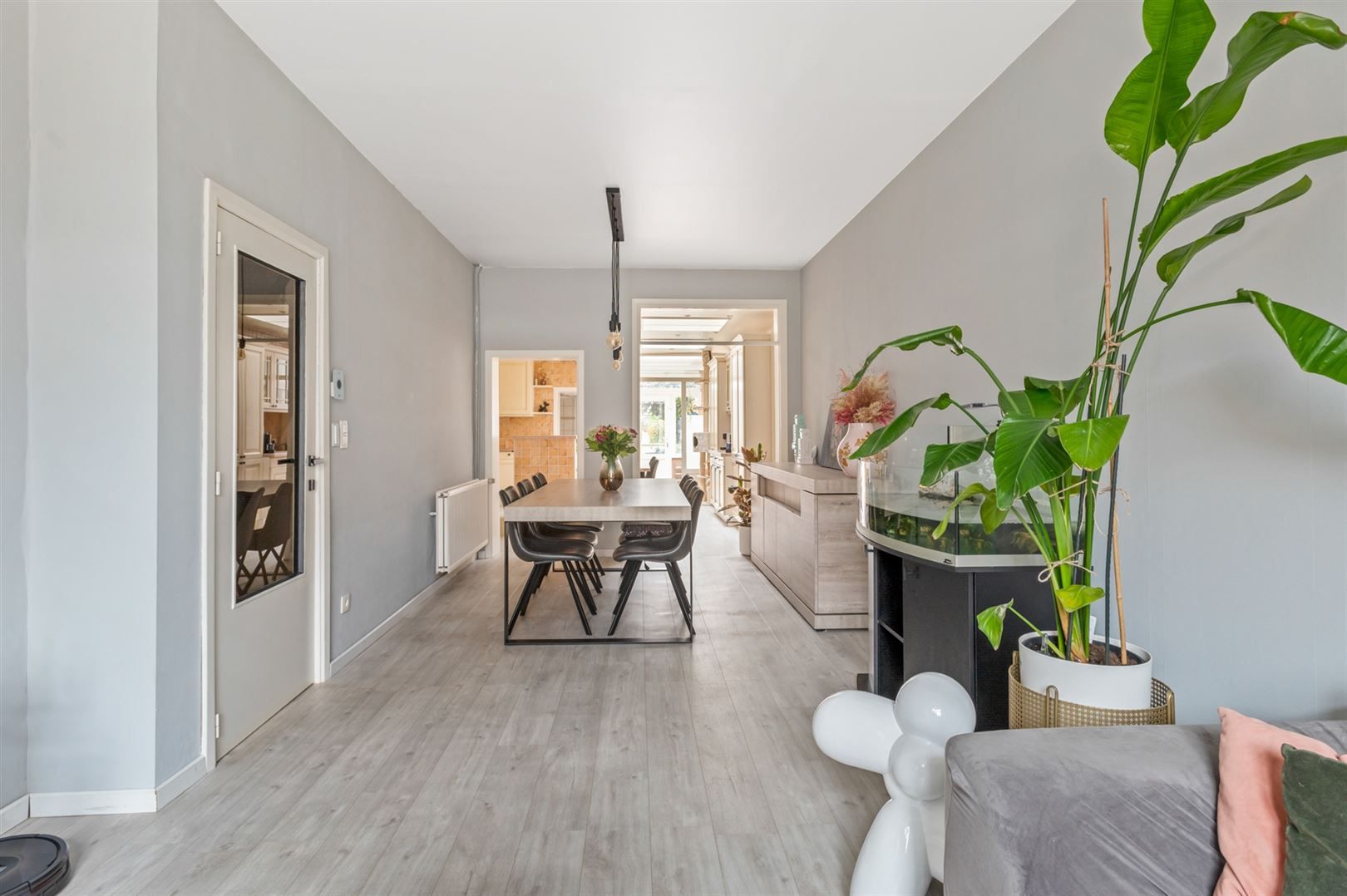 Centraal gelegen ééngezinswoning met 4 slaapkamers en tuin. foto 7