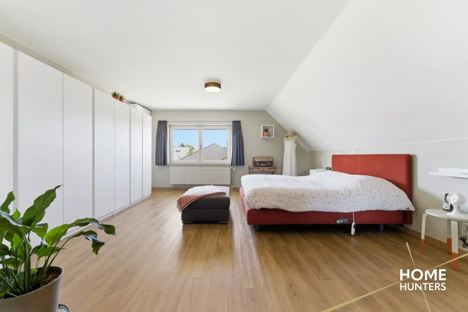 luxe villa met 4 slaapkamers, ruime tuin en een dubbele garage op een rustige locatie te Ieper foto 21