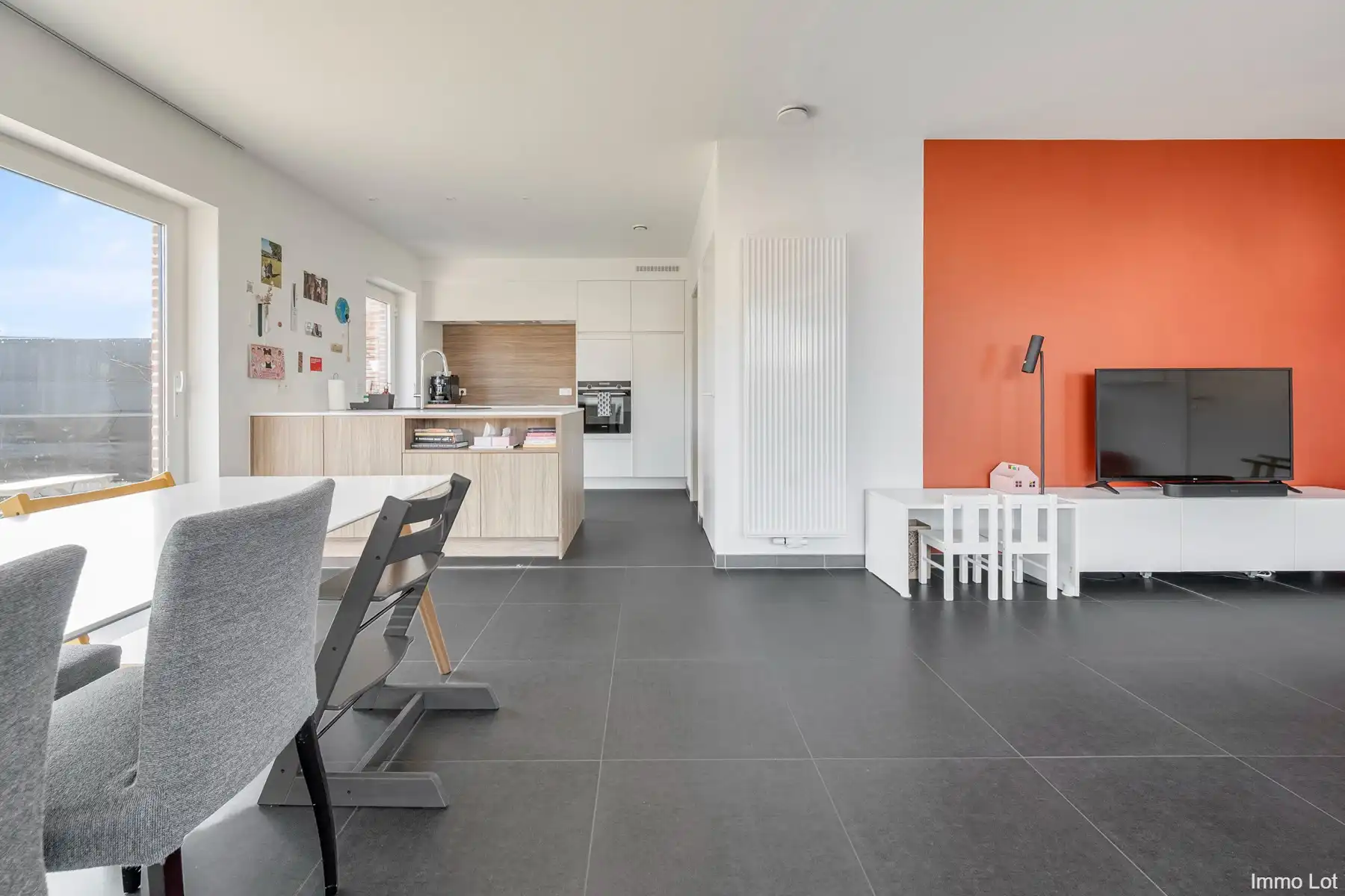 Recente woning in een rustige wijk te Berlare. foto 3