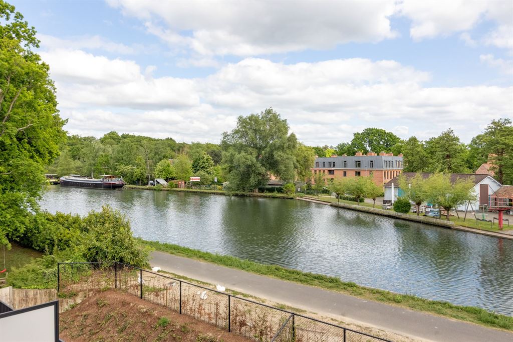 Moderne half-open nieuwbouwwoning met zicht op de Kempische Vaart foto 11